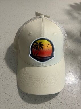 The easy life, NWT, Mesh Trucker Hat with Sunset Palm Patch, unisex, adjustable